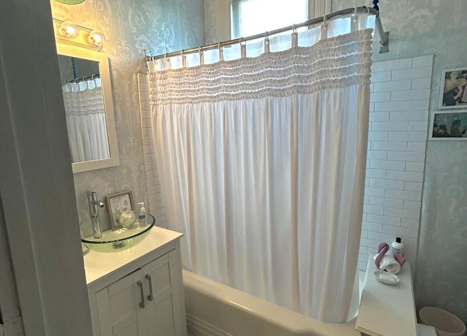 3br Gorgeous Paris Penthouse Sleeps 5 W Balcony, Fq, Streetcar!! Apartment New Orleans
