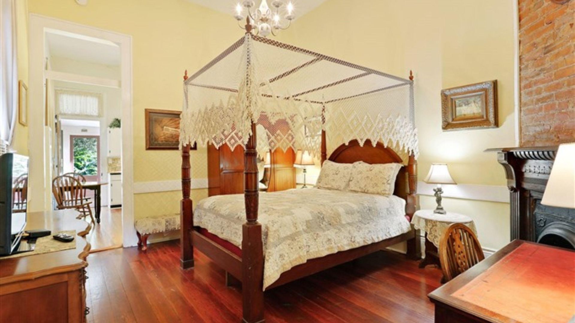 Bed & Breakfast Garden District 3*