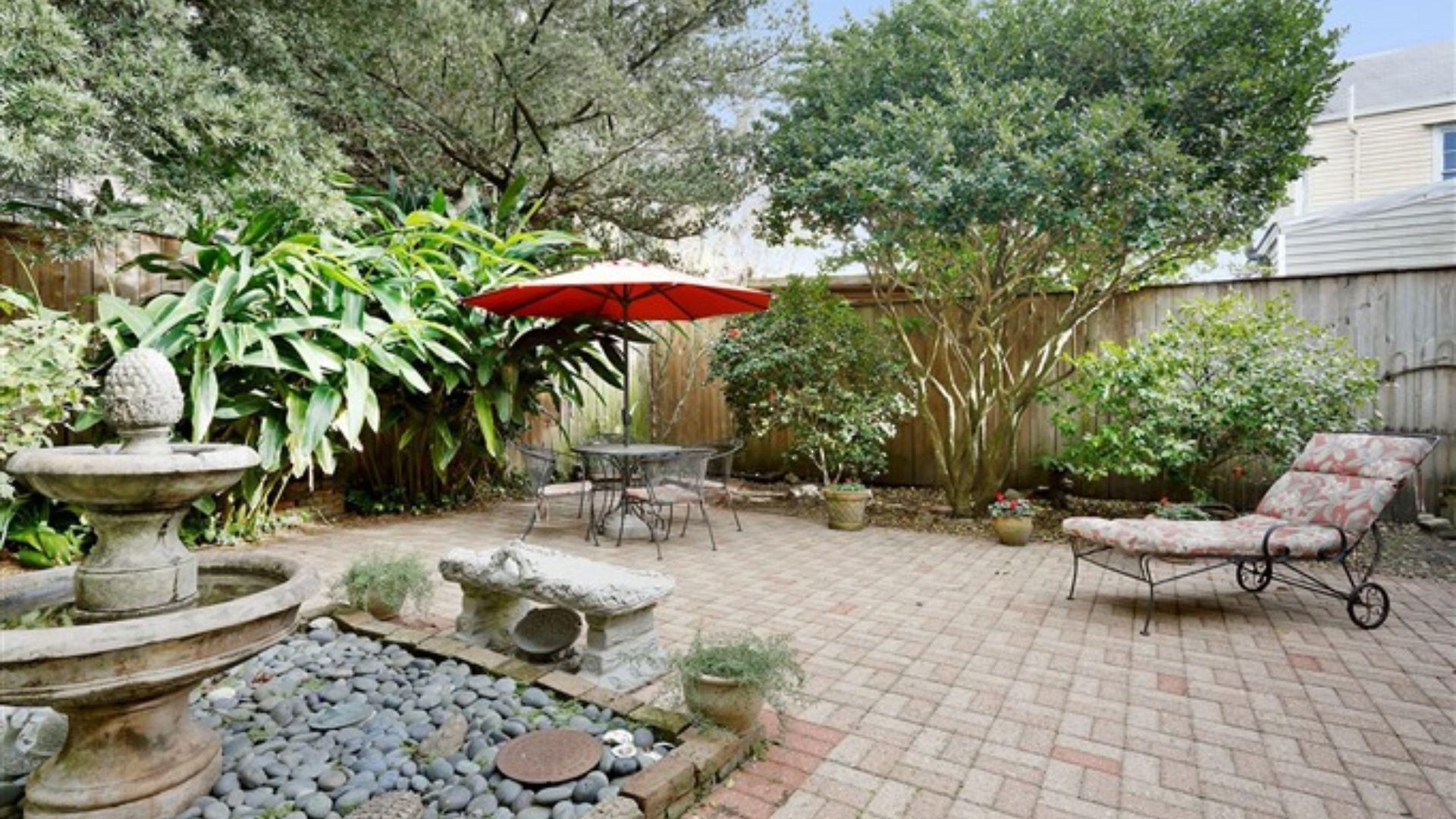 Bed & Breakfast Garden District 3*
