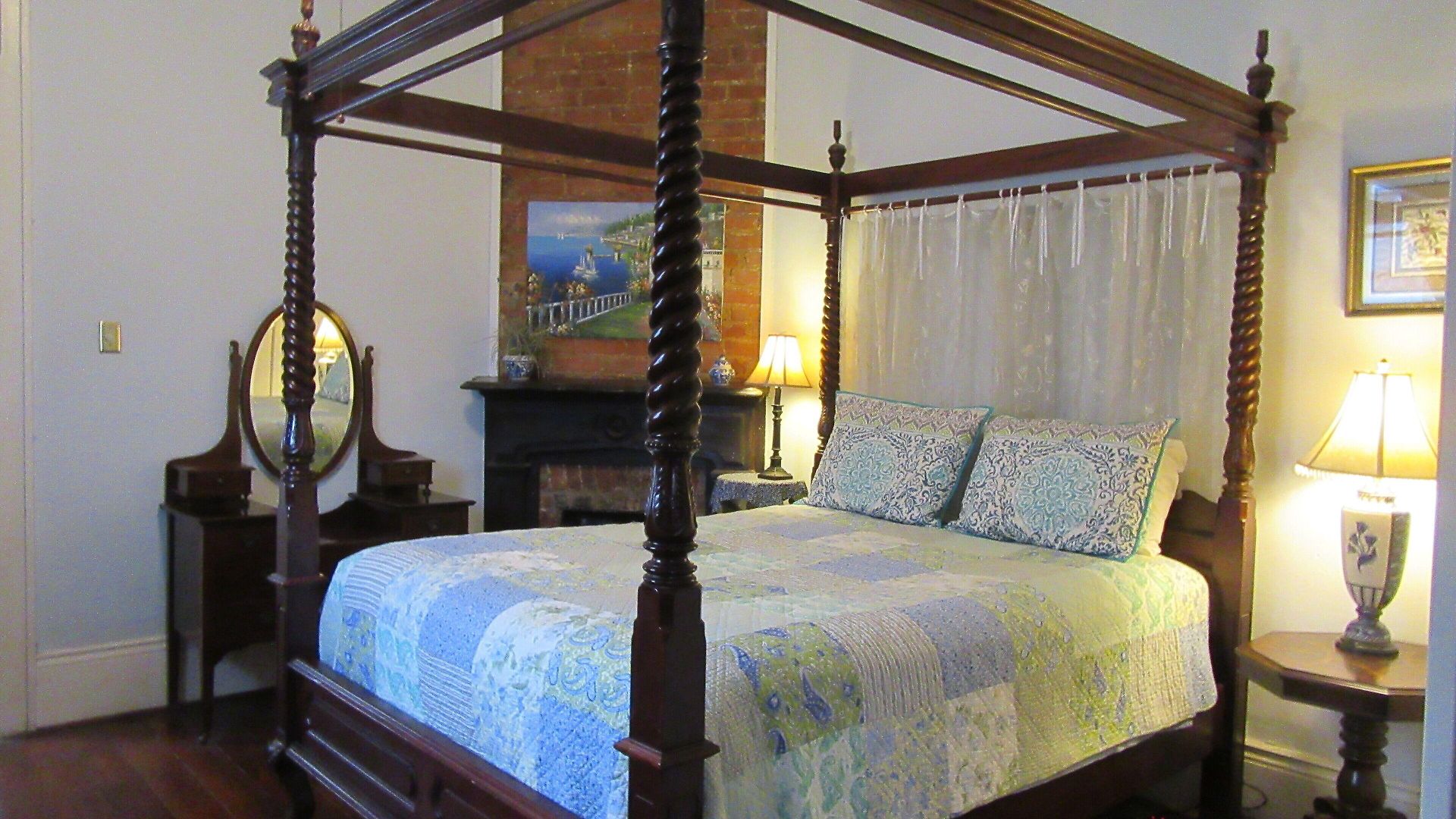 Garden District Bed & Breakfast 3*