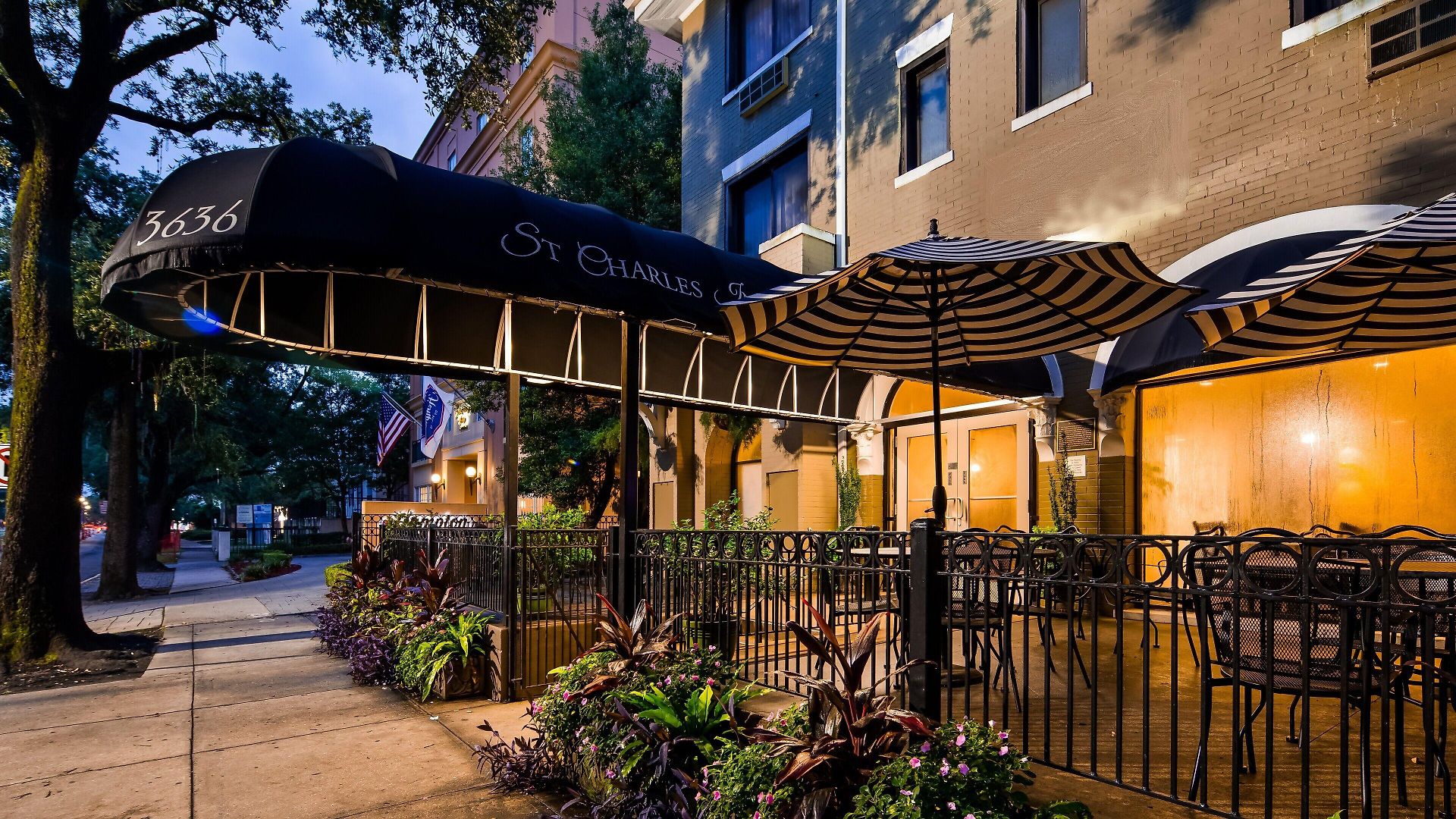 St Charles Inn, Superior Hotel New Orleans