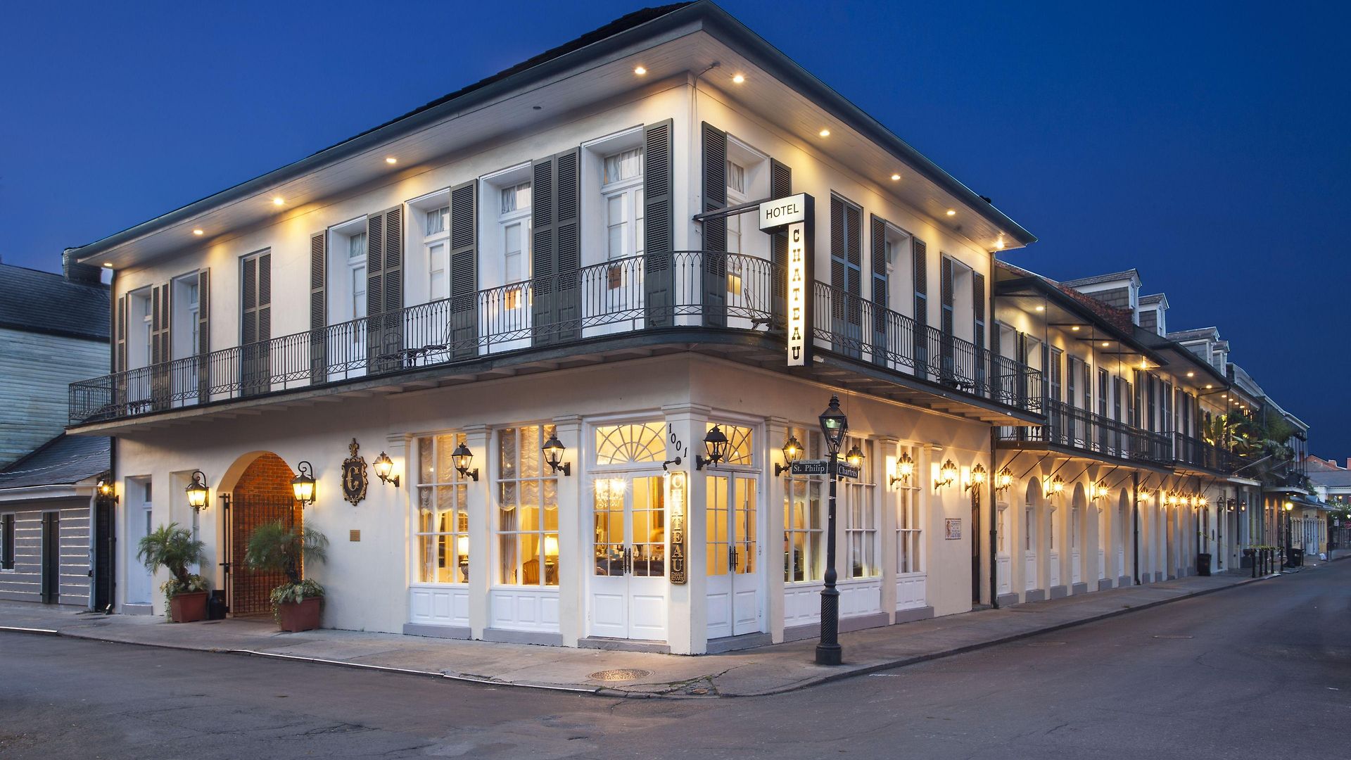 Chateau Hotel 3*