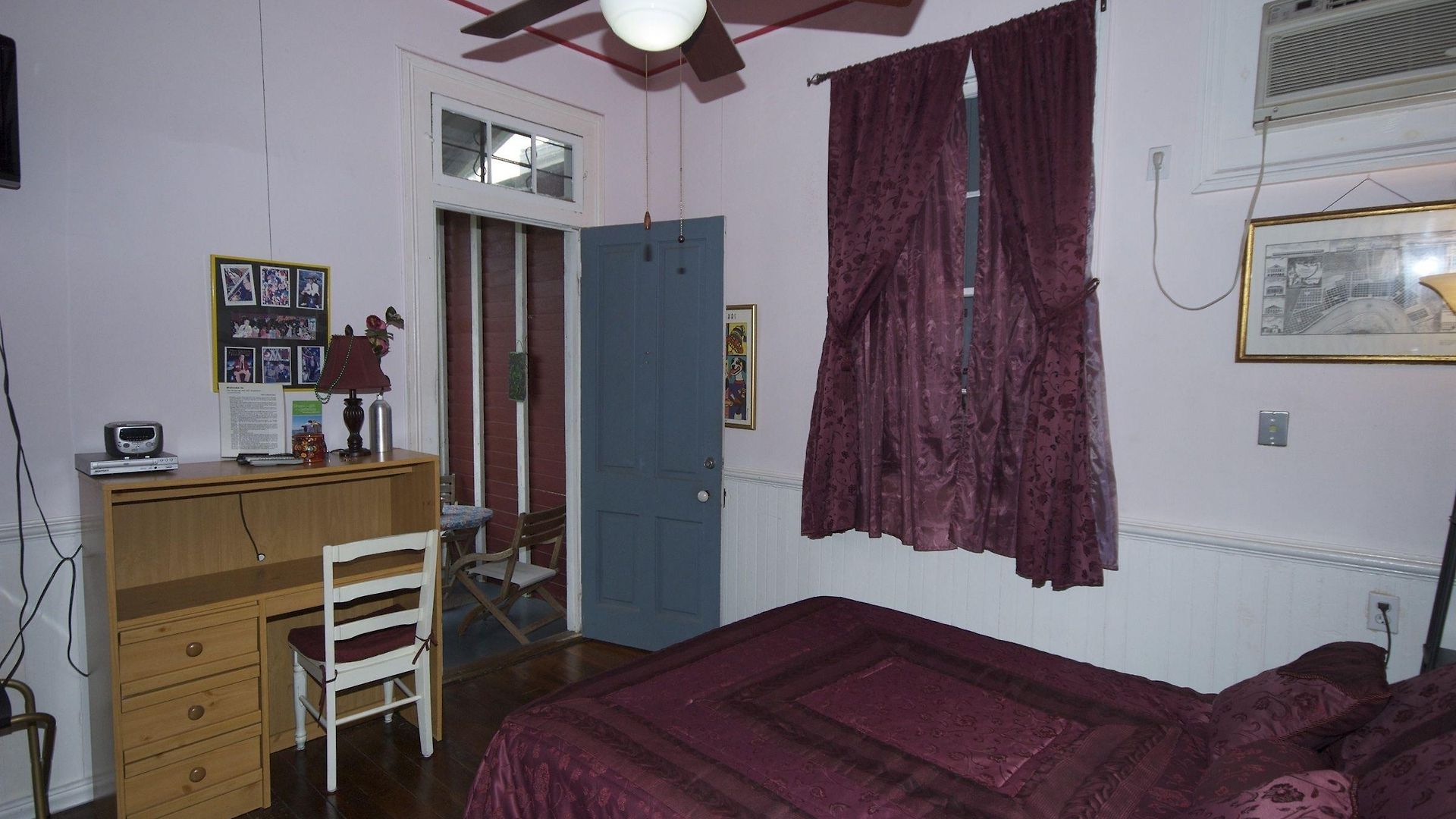 Bed & Breakfast The Burgundy 3*