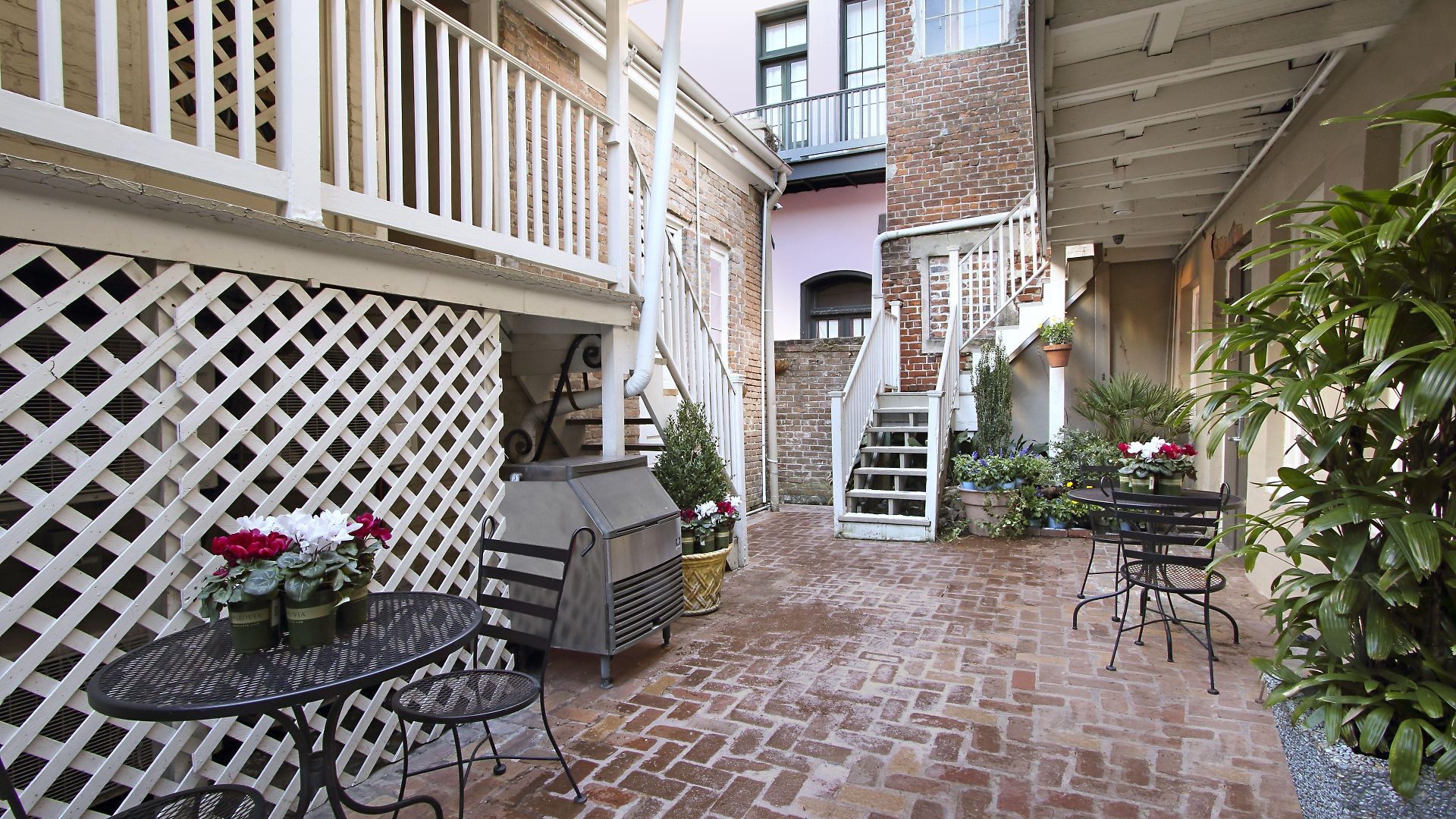 On Ursulines, A French Quarter 3* New Orleans