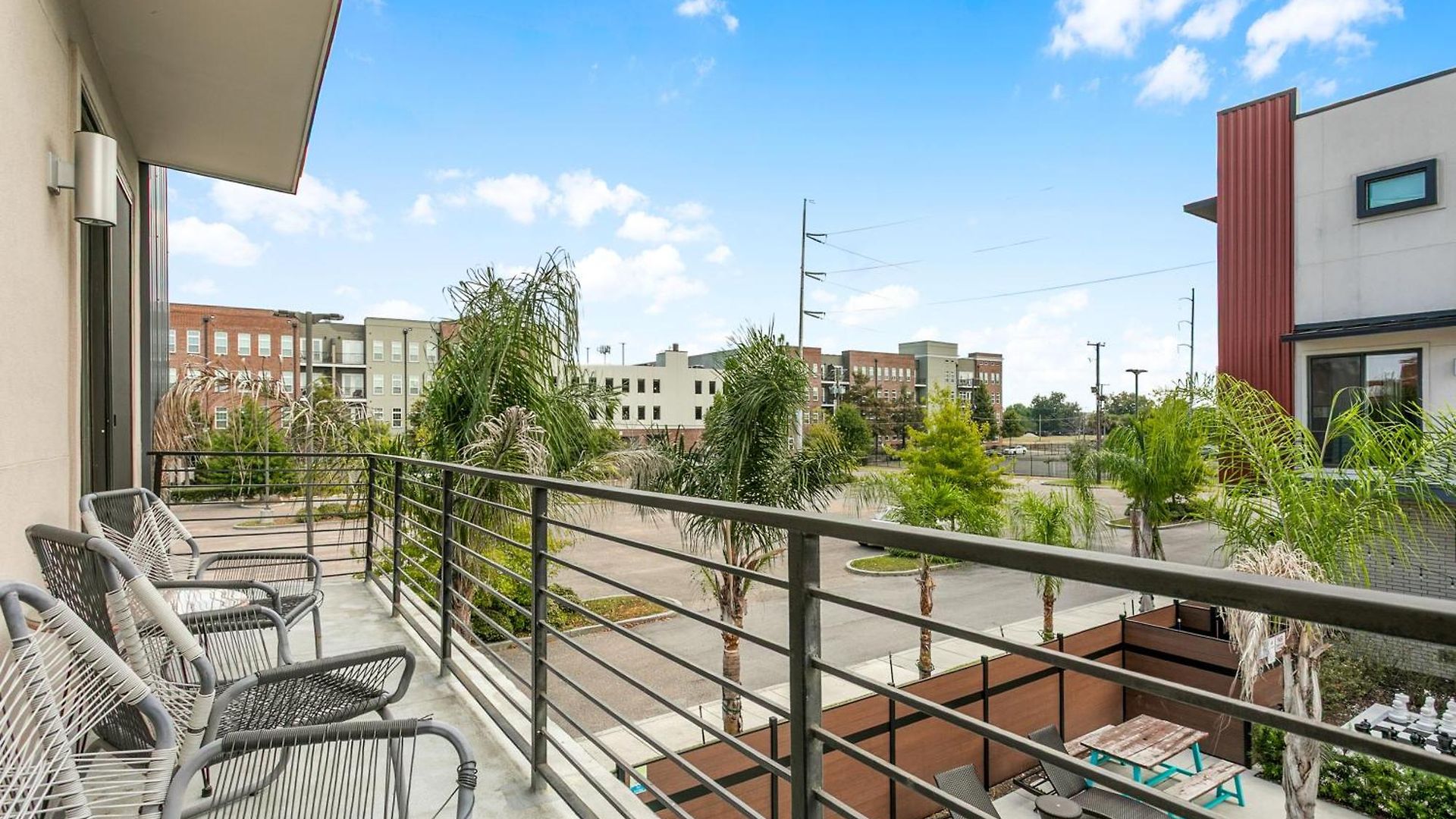 Stunning 4 Bedroom Townhouse In Mid *