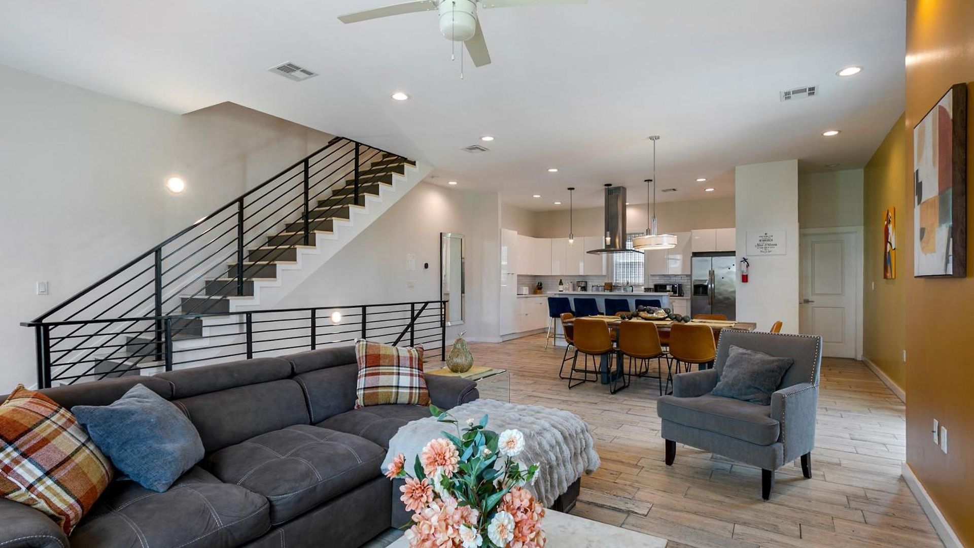 Spacious 4br W Pool & Parking !!! Holiday home New Orleans