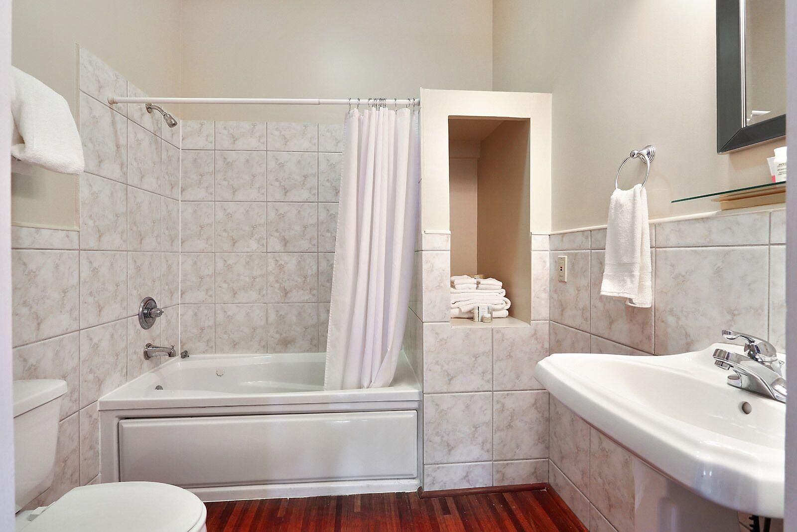 Elysian Fields Bed & Breakfast 3*