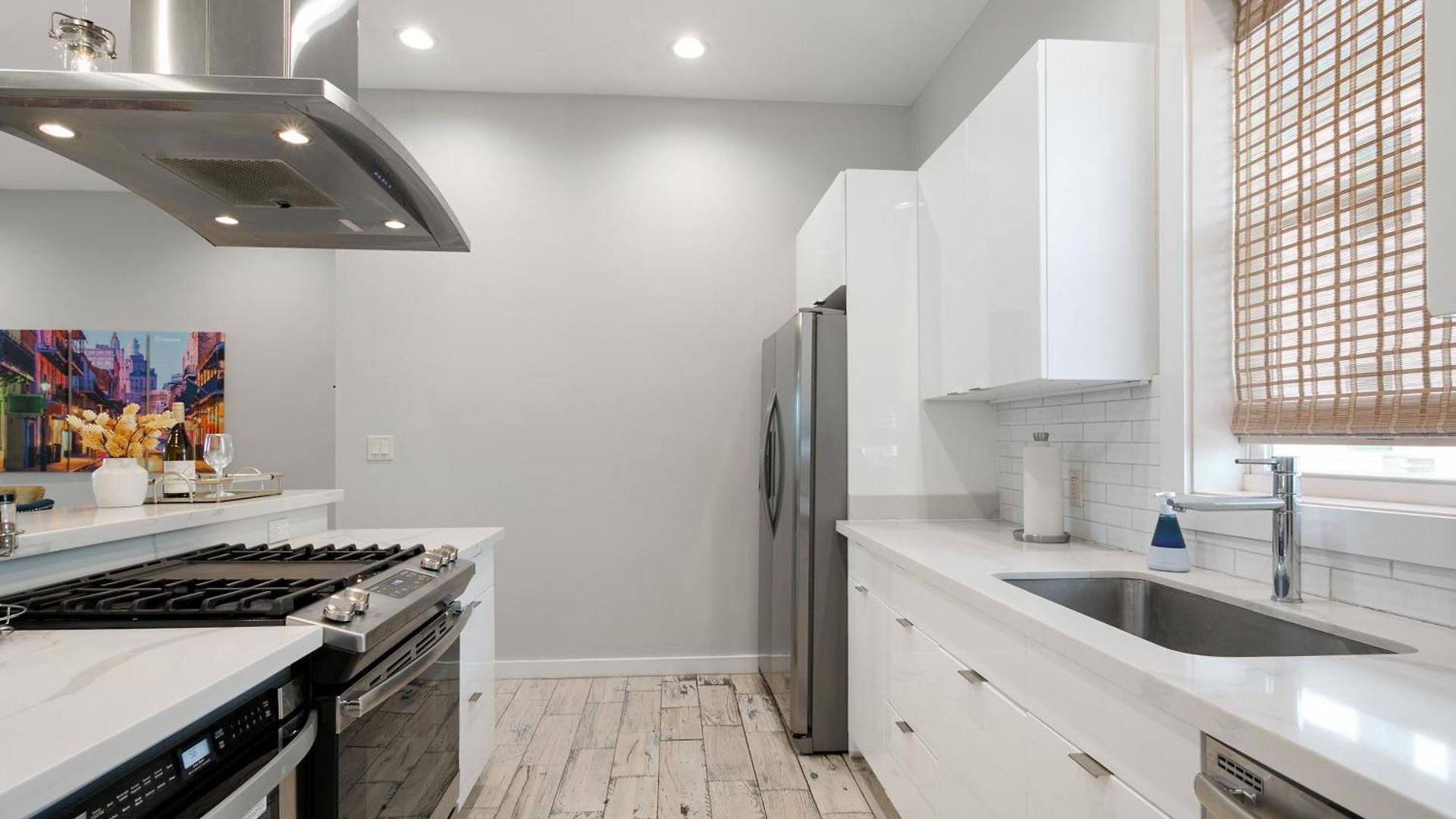 Newly Renovated 3 Story W Pool, Garage & Balconies Holiday home New Orleans