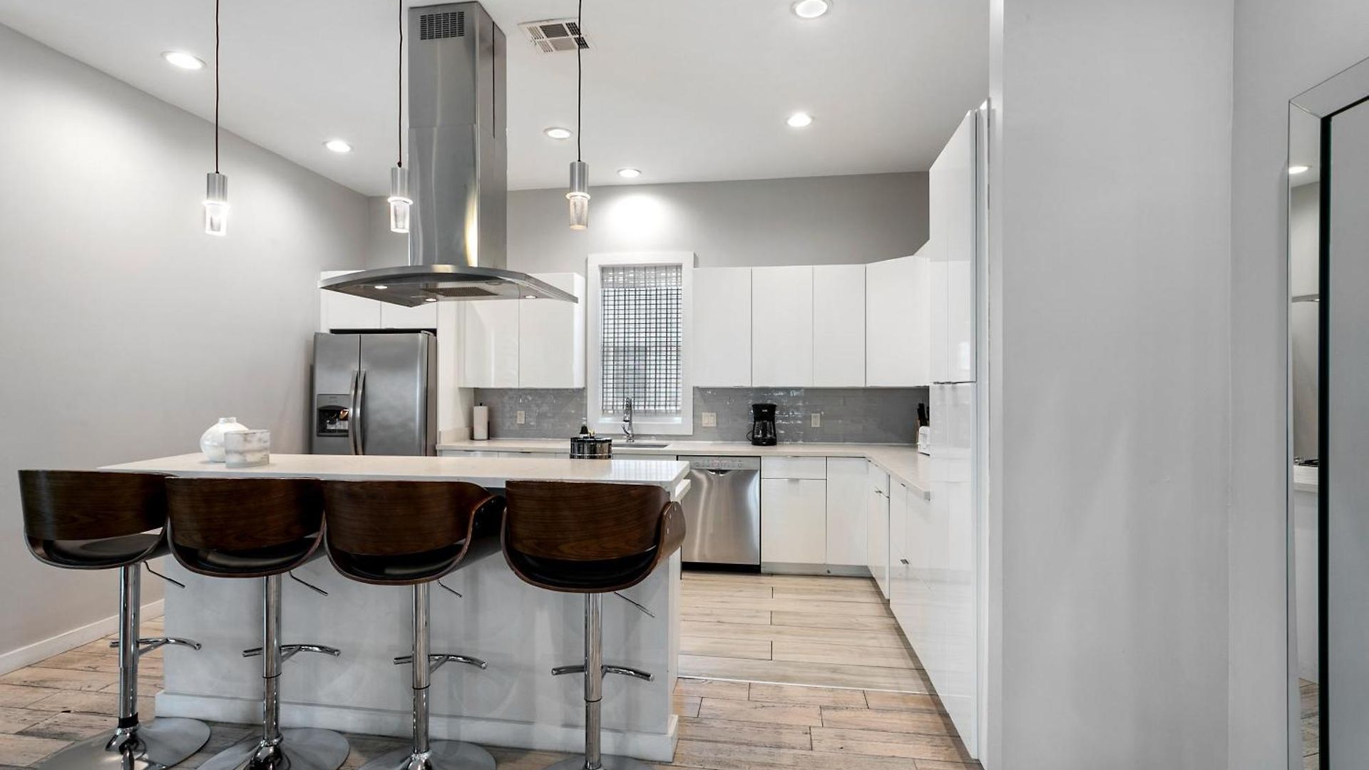 Holiday home Luxury 3-story W Pool & Parking Garage