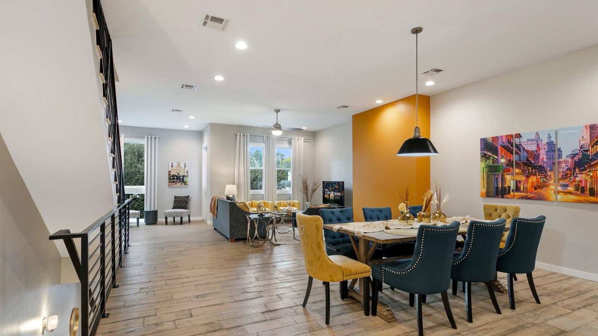 Holiday home Newly Renovated 3 Story W Pool, Garage & Balconies *