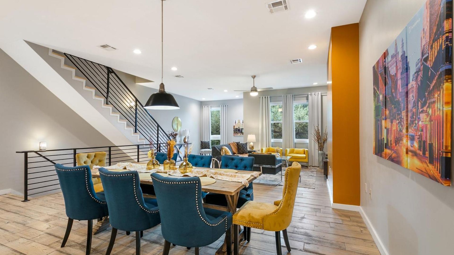 Newly Renovated 3 Story W Pool, Garage & Balconies Holiday home