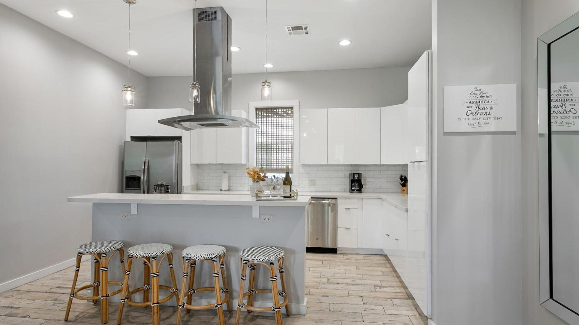 Newly Renovated 3 Story W Pool, Garage & Balconies Holiday home New Orleans