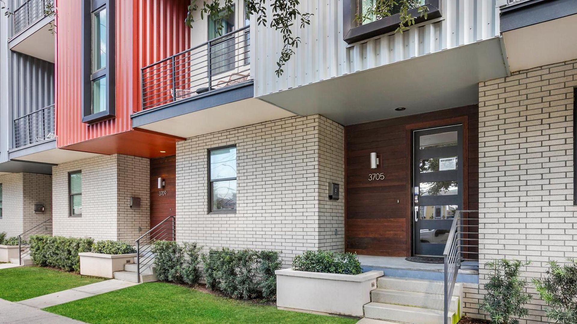 Newly Renovated 3 Story W Pool, Garage & Balconies