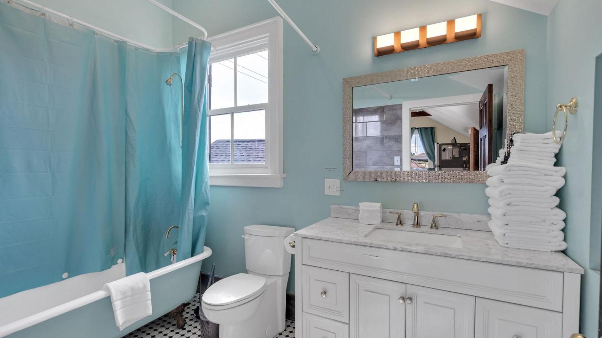 Bright Retreat Near Frenchmen W Patio 4* New Orleans