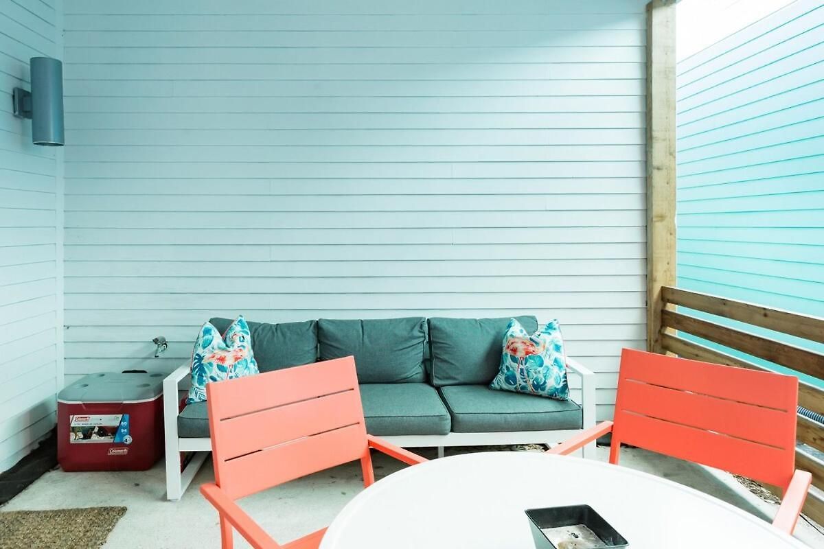 Fabulous 4 Bath Historic Bakery Holiday home New Orleans