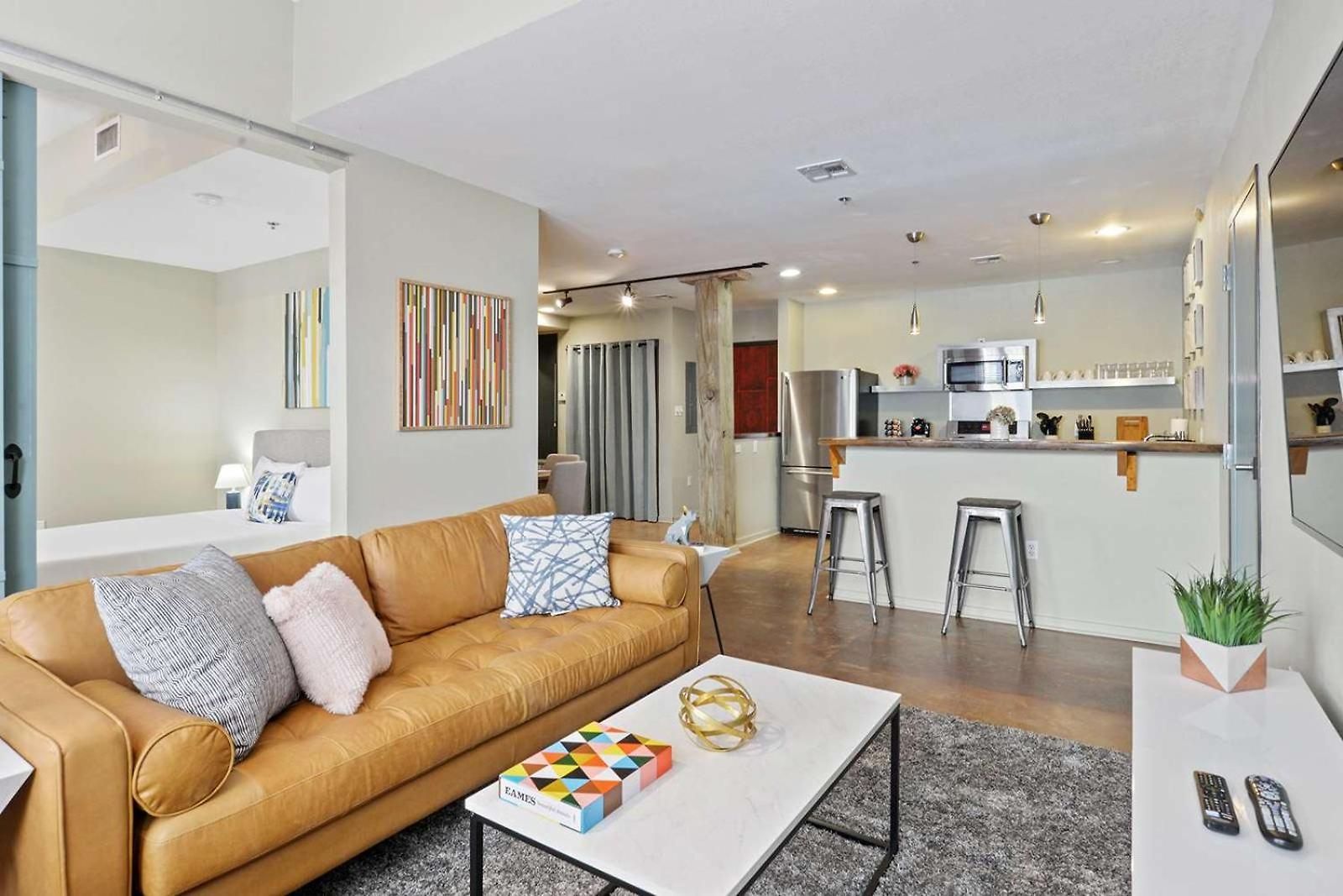 Group Getaway - 2 Modern 3br-2ba Warehouse Flats - 6 Bedrooms & 4 Baths Total *