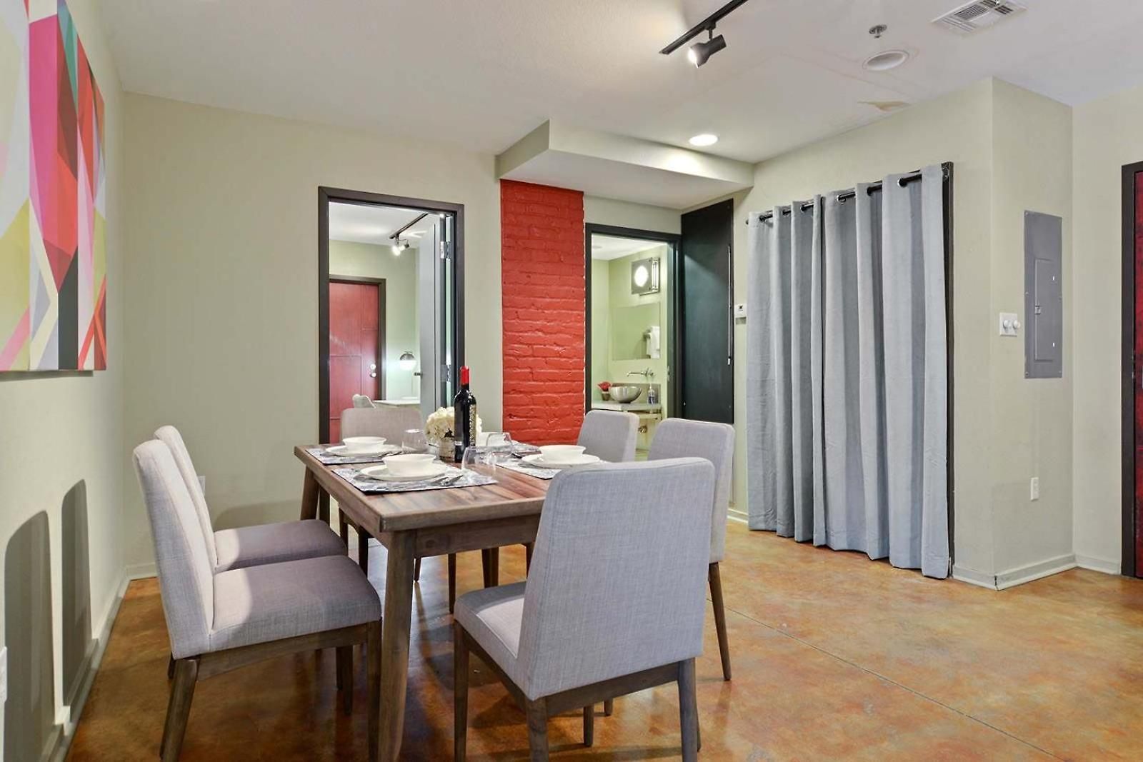 Apartment Group Getaway - 2 Modern 3br-2ba Warehouse Flats - 6 Bedrooms & 4 Baths Total *