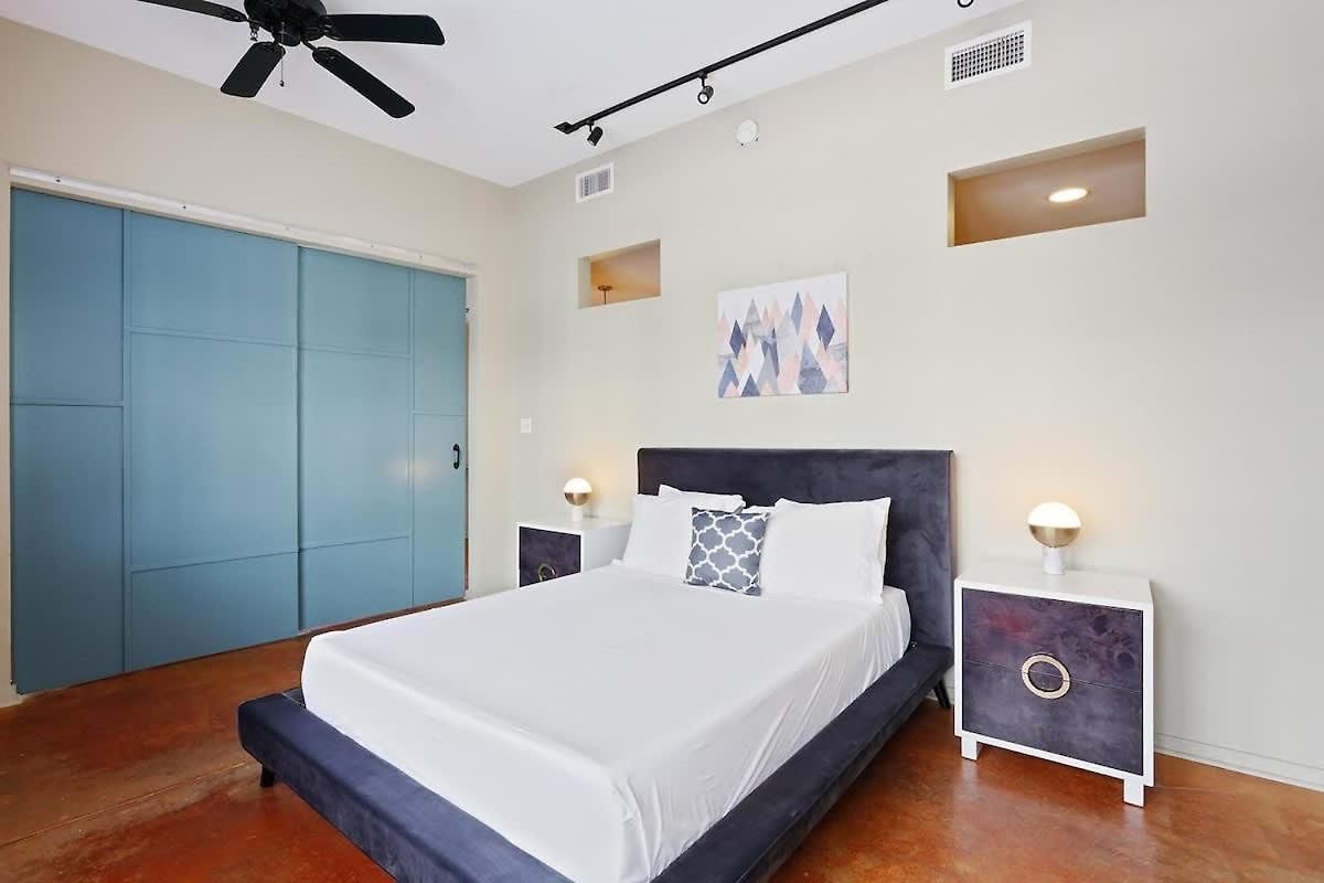 Group Getaway - 2 Modern 3br-2ba Warehouse Flats - 6 Bedrooms & 4 Baths Total * New Orleans