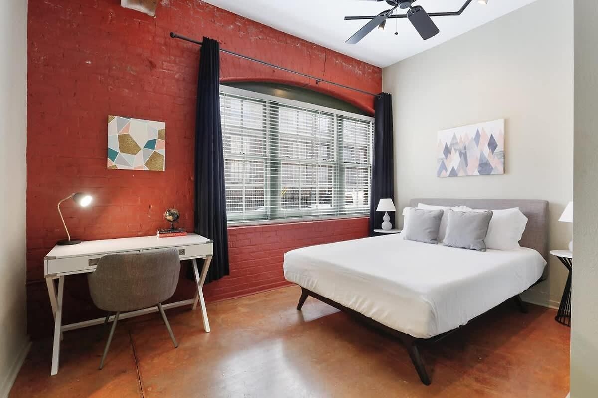 Apartment Group Getaway - 2 Modern 3br-2ba Warehouse Flats - 6 Bedrooms & 4 Baths Total *
