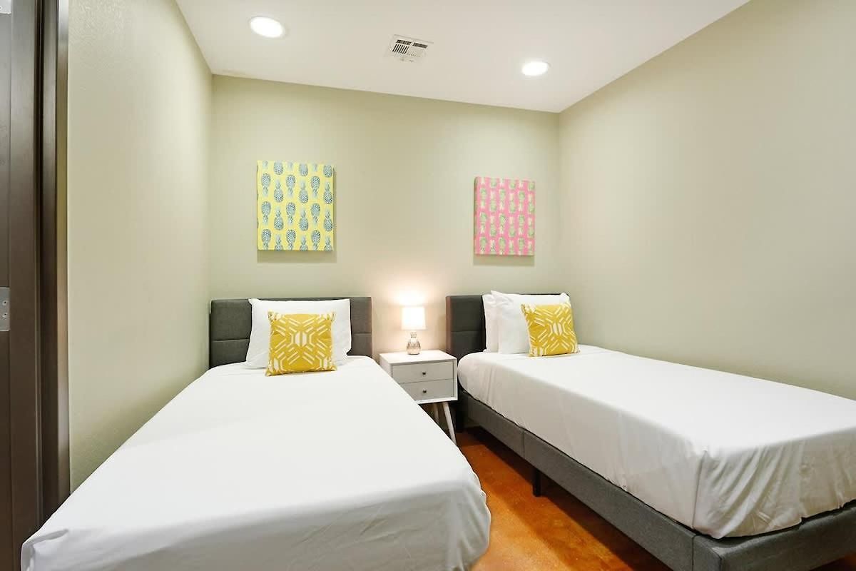Group Getaway - 2 Modern 3br-2ba Warehouse Flats - 6 Bedrooms & 4 Baths Total New Orleans