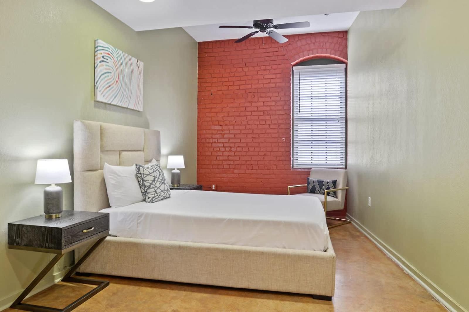 Group Getaway - 2 Modern 3br-2ba Warehouse Flats - 6 Bedrooms & 4 Baths Total Apartment New Orleans