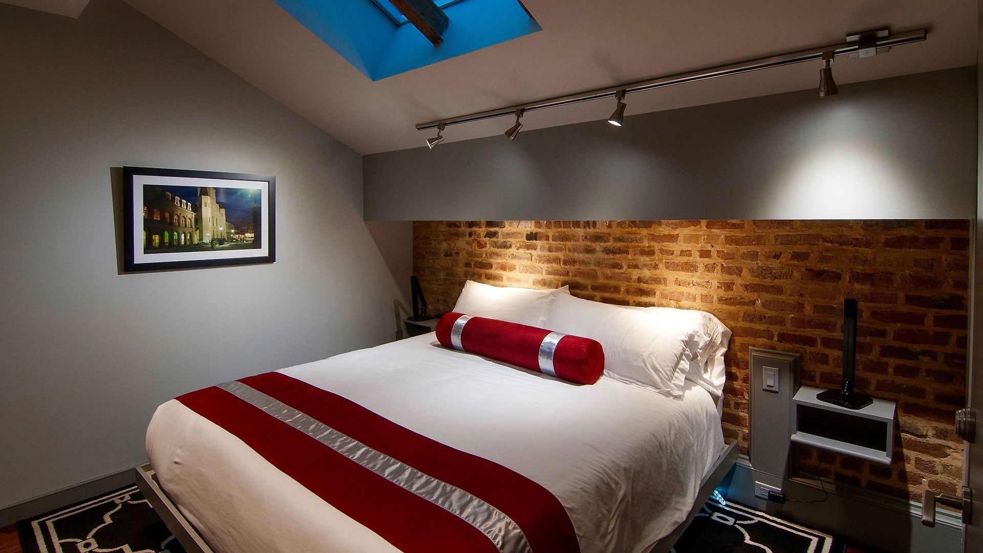 The Natchez Aparthotel