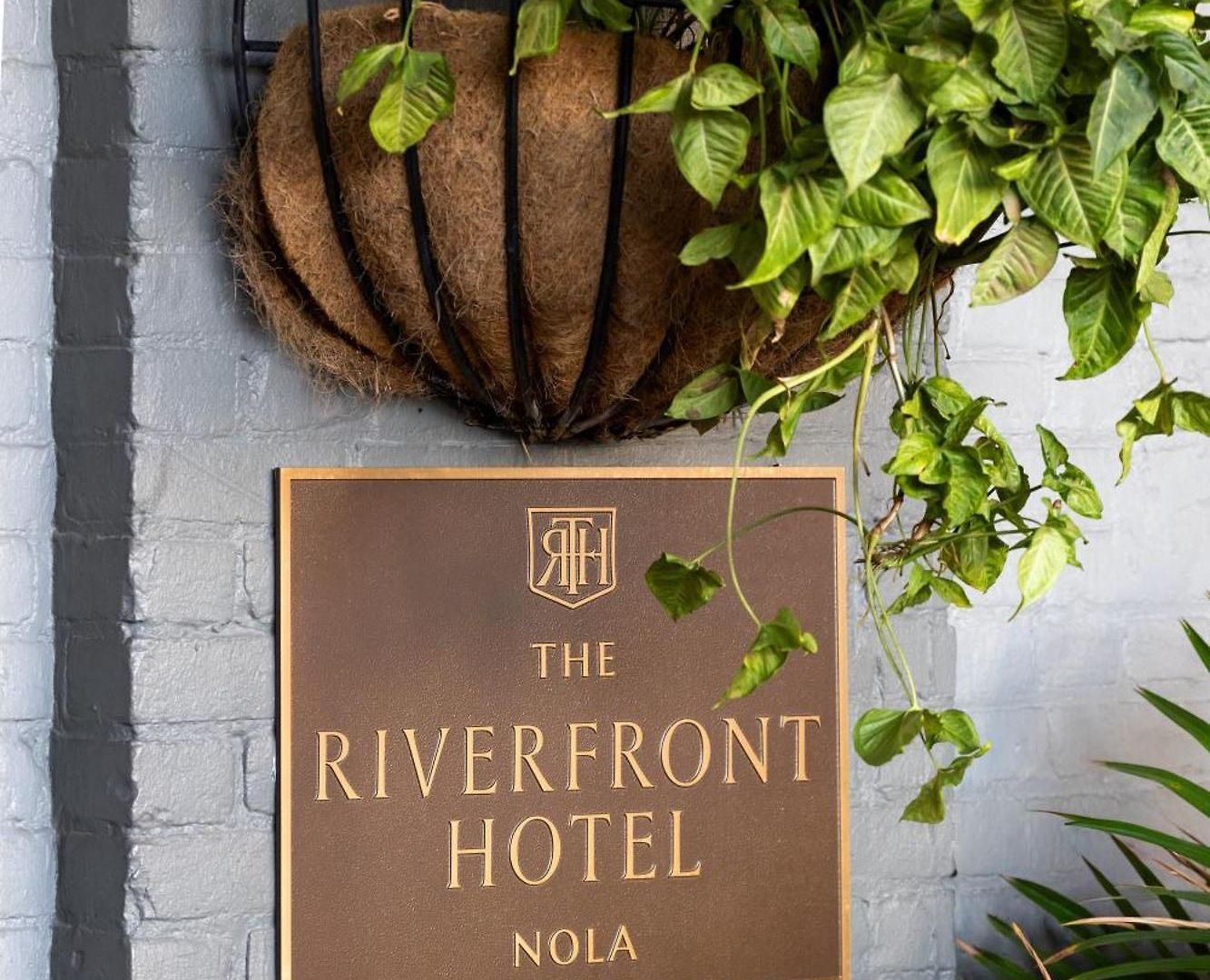 Hotel The Riverfront 4*