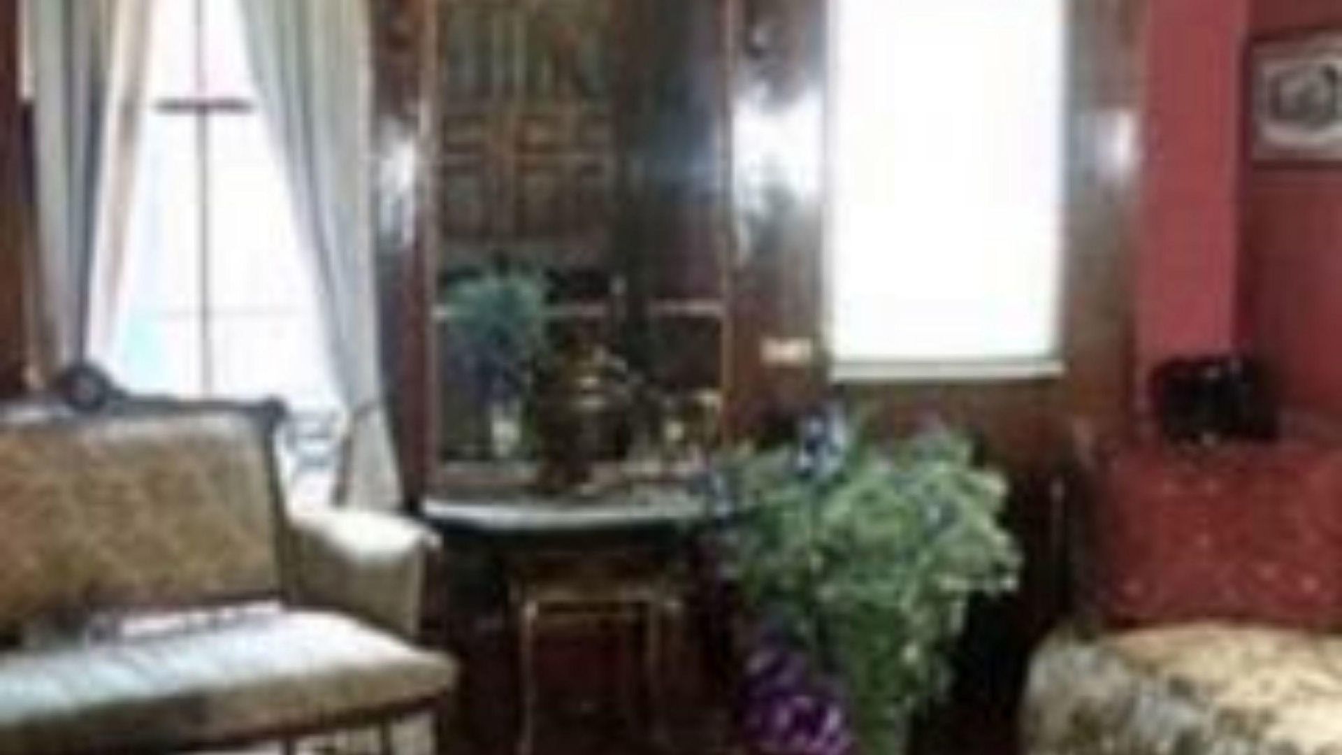 Royal Barracks 3*