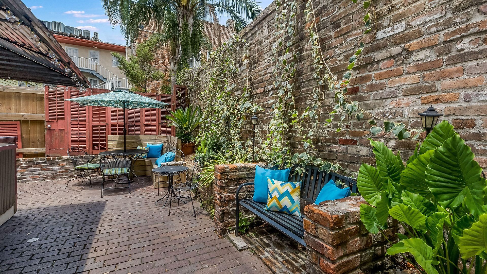 Royal Barracks Hotel New Orleans