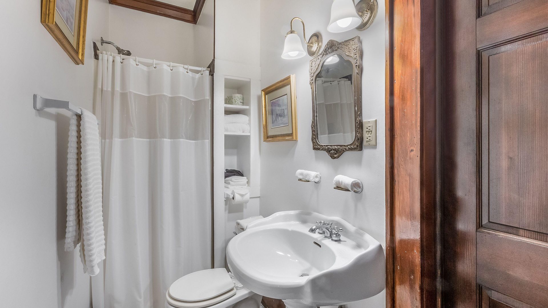Royal Barracks Hotel New Orleans
