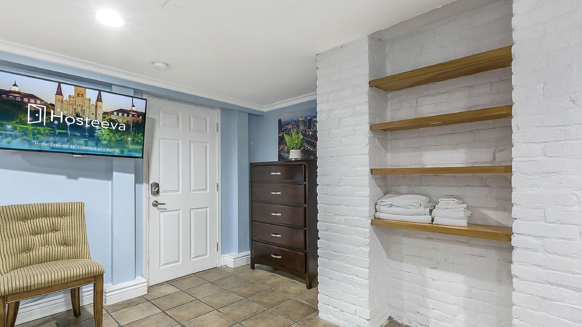 Comfortable Rooms Near All Nola Hot Spots Apartment