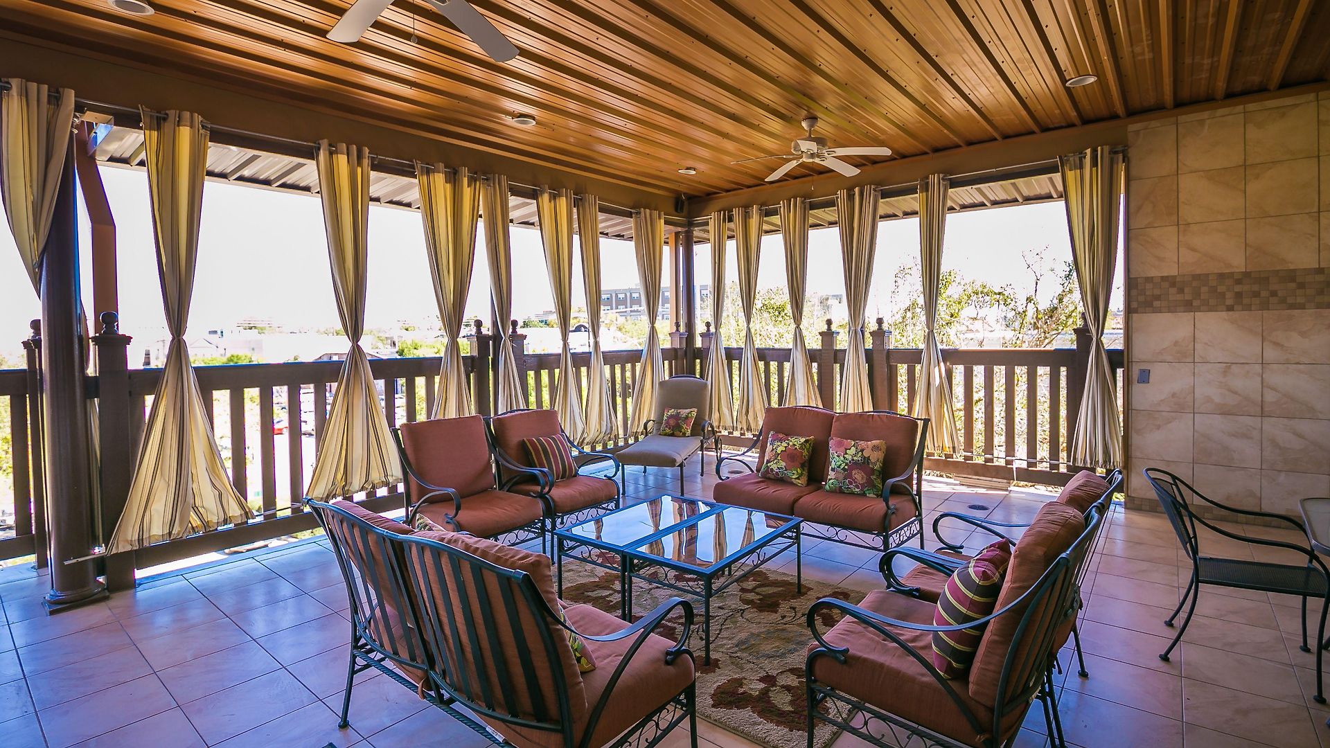 Modern, Spacious With Luxury Amenities 3*