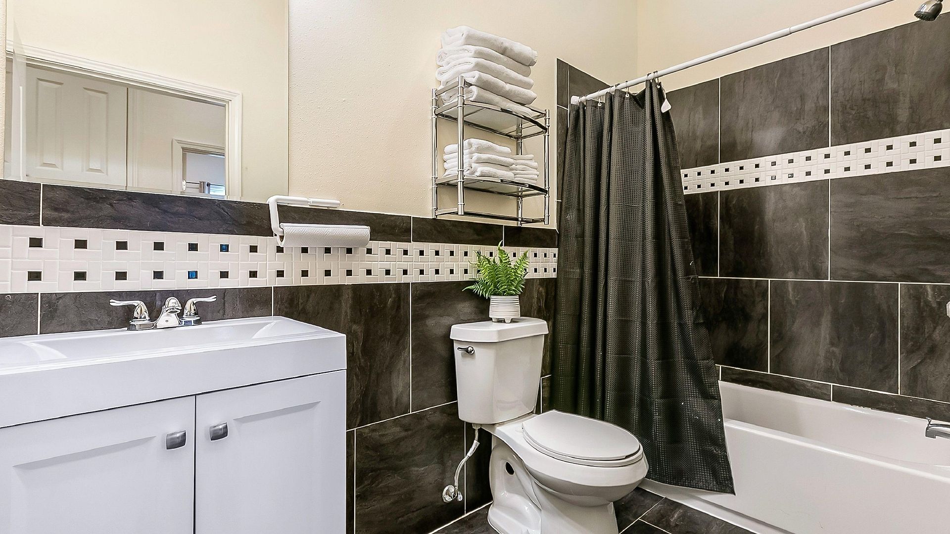 Modern, Spacious With Luxury Amenities 3*