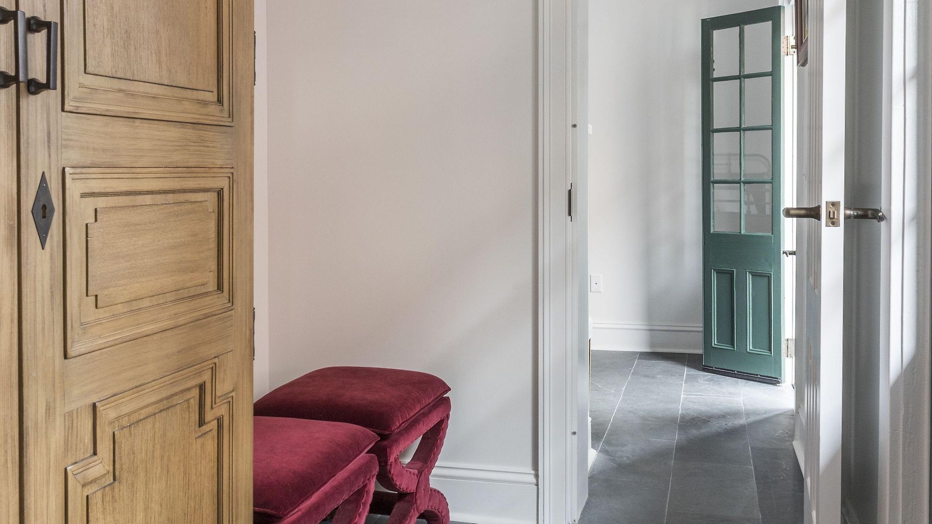 Royal Frenchmen And Bar Hotel