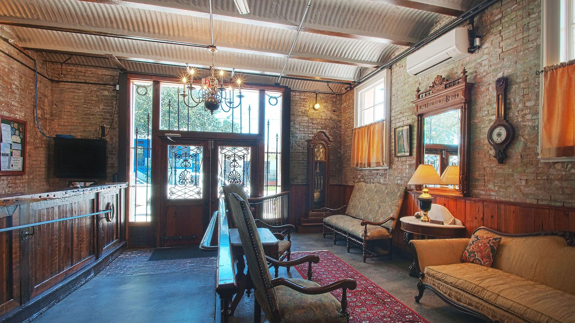 Bed & Breakfast At The Old Jail New Orleans
