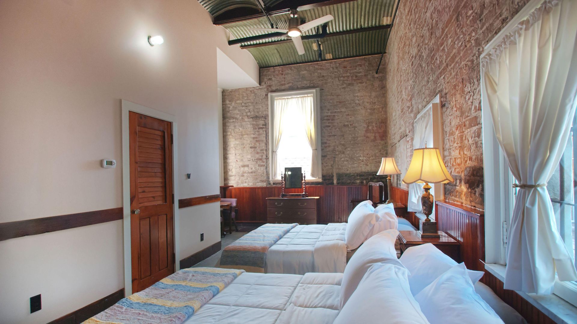 At The Old Jail 3*