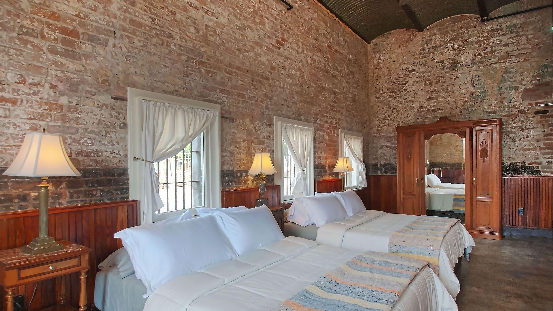 Bed & Breakfast At The Old Jail New Orleans