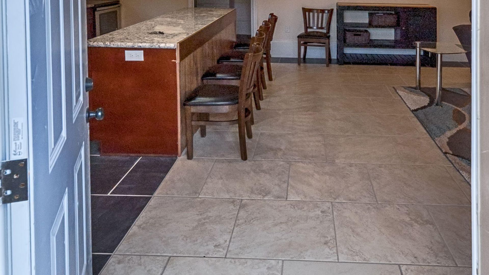 Urban With Spacious & Amenities Apartment *