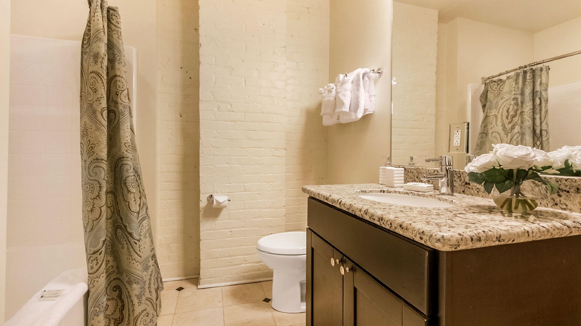 Stunning - Near Fq And Bourbon Aparthotel 4*