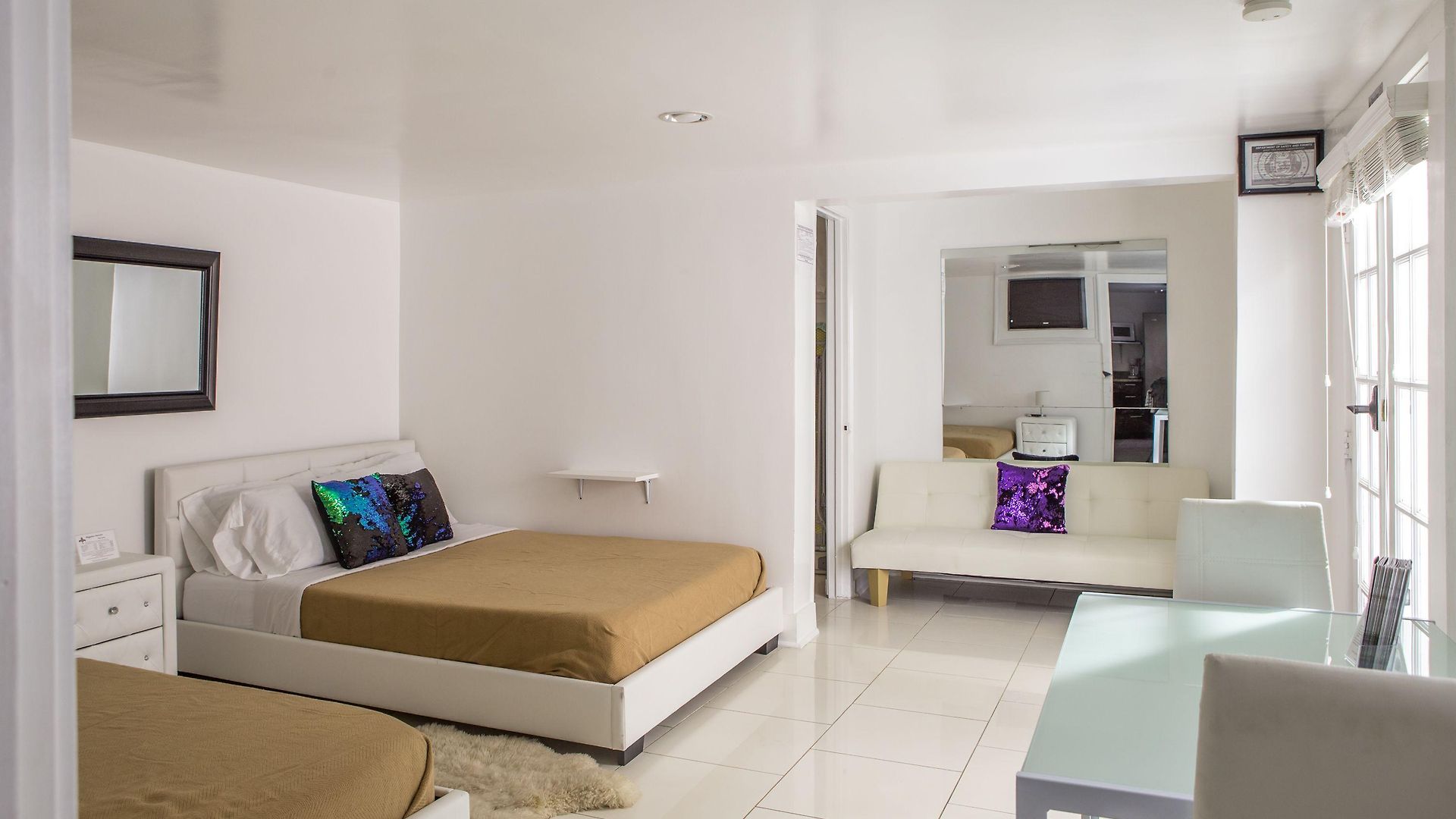 Motel Magazine Mansion 3*