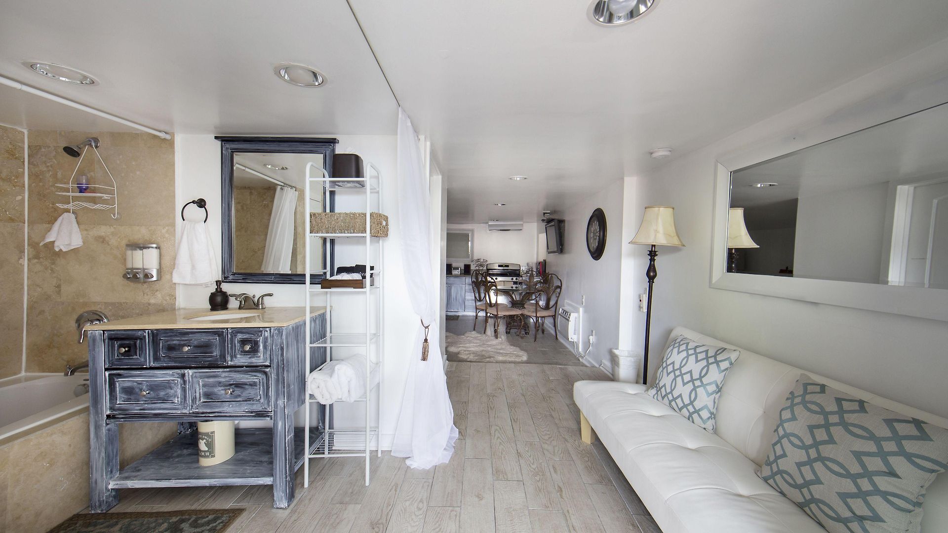 Magazine Mansion 3*
