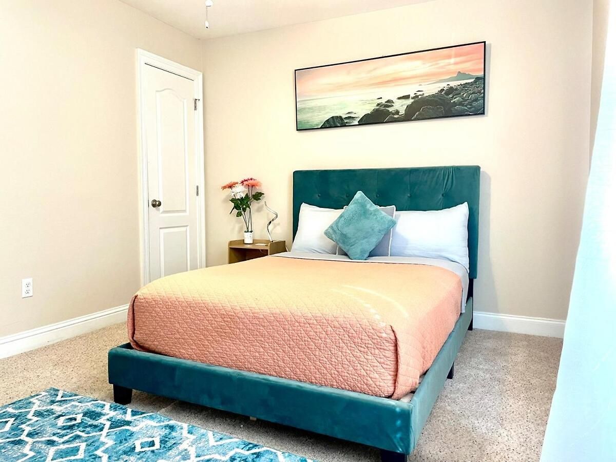 Gentilly With Off Street Parking And Jacuzzi Style Tub