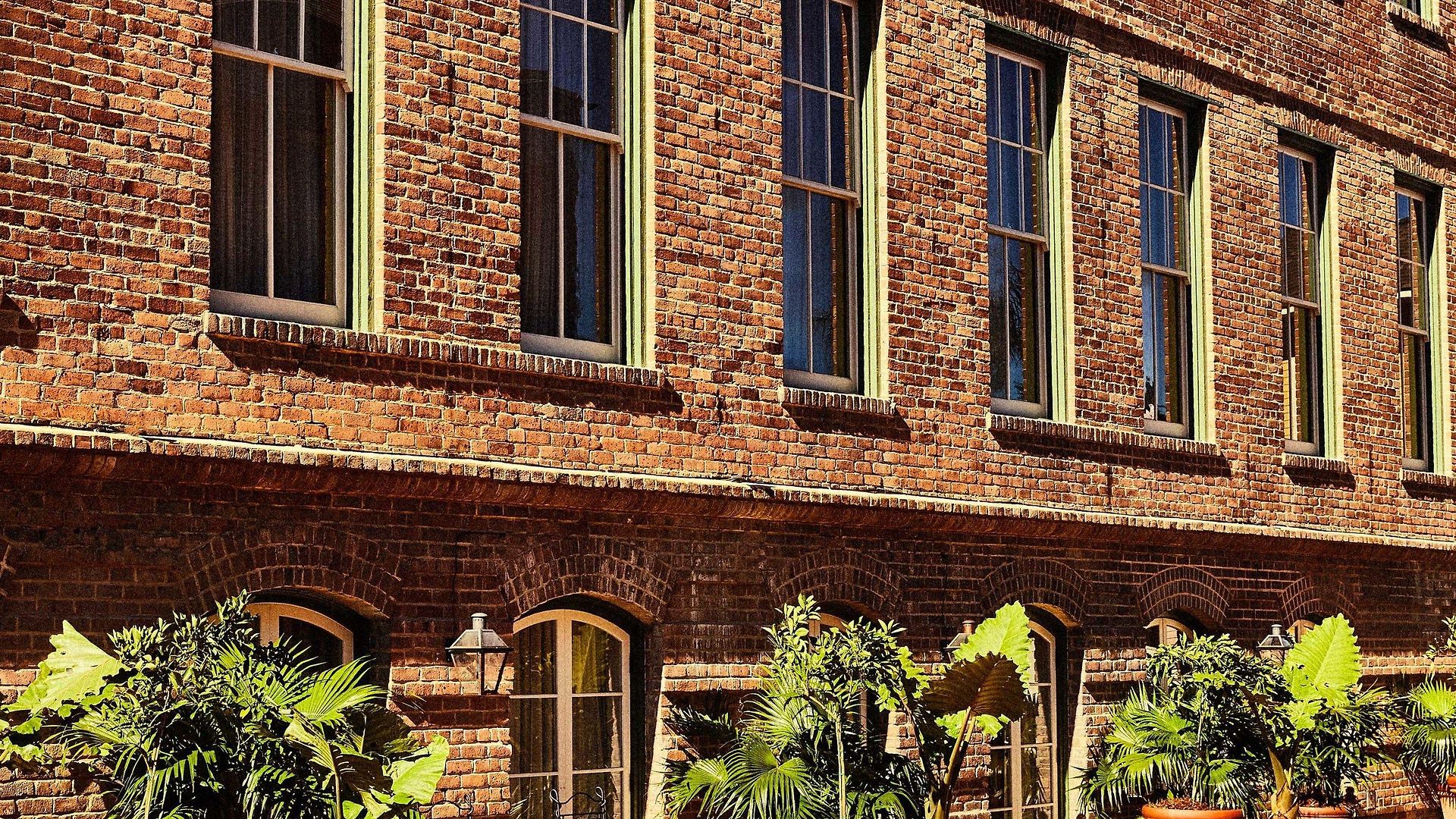 Peter And Paul, An Ash Hotel
