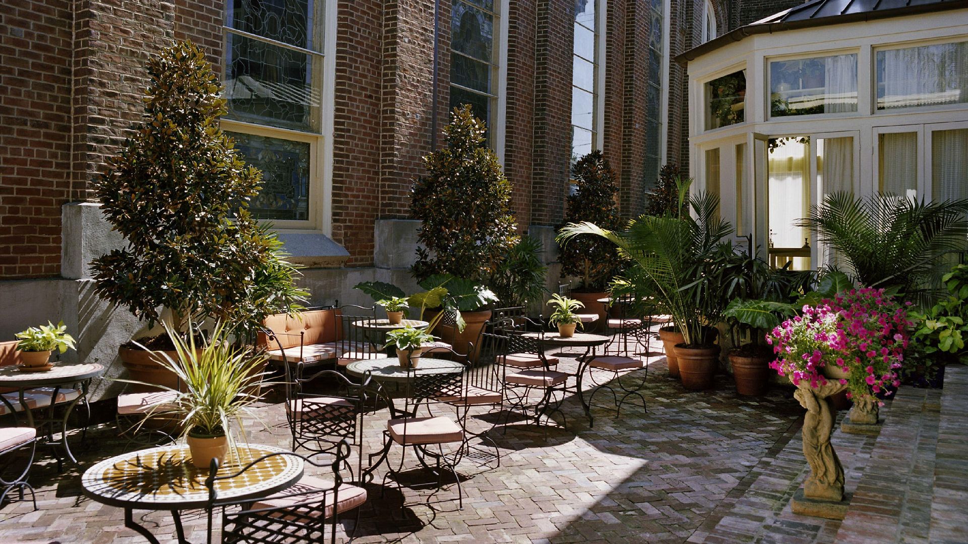 Peter And Paul, An Ash Hotel