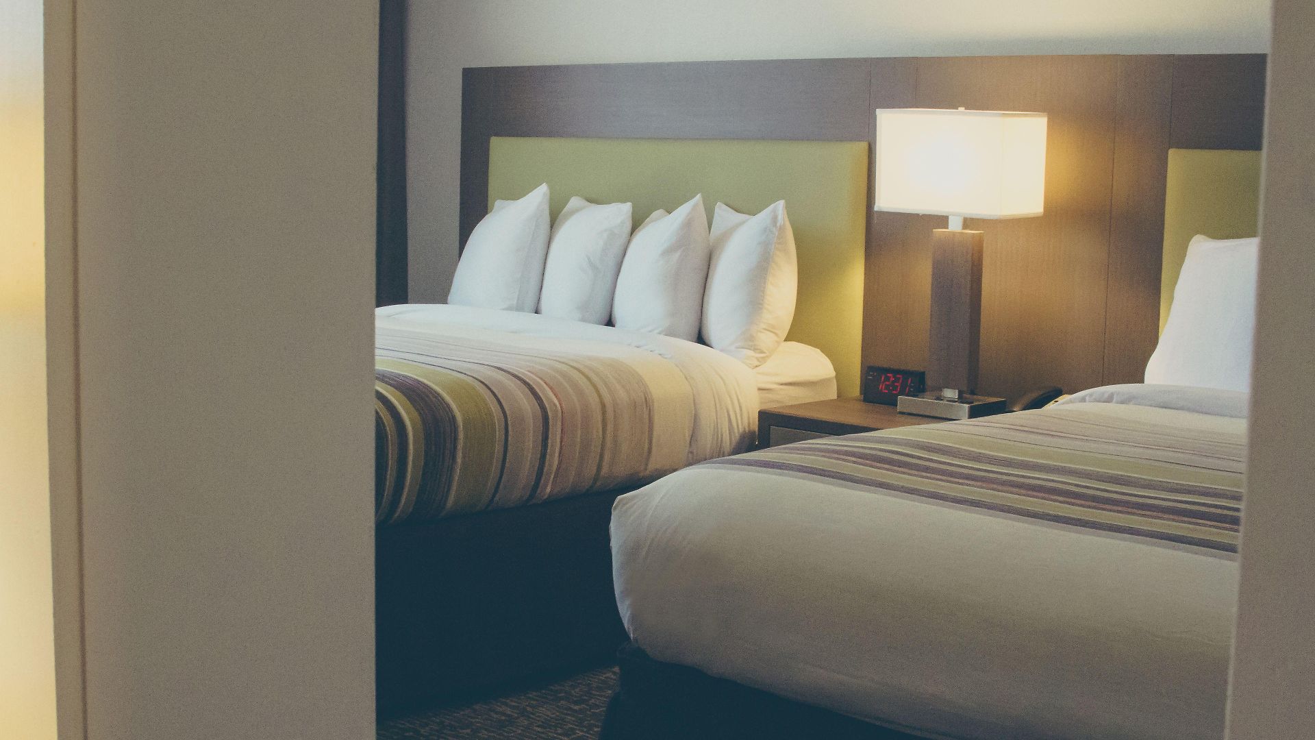 Country & By Radisson, I-10 East, La Hotel 3*