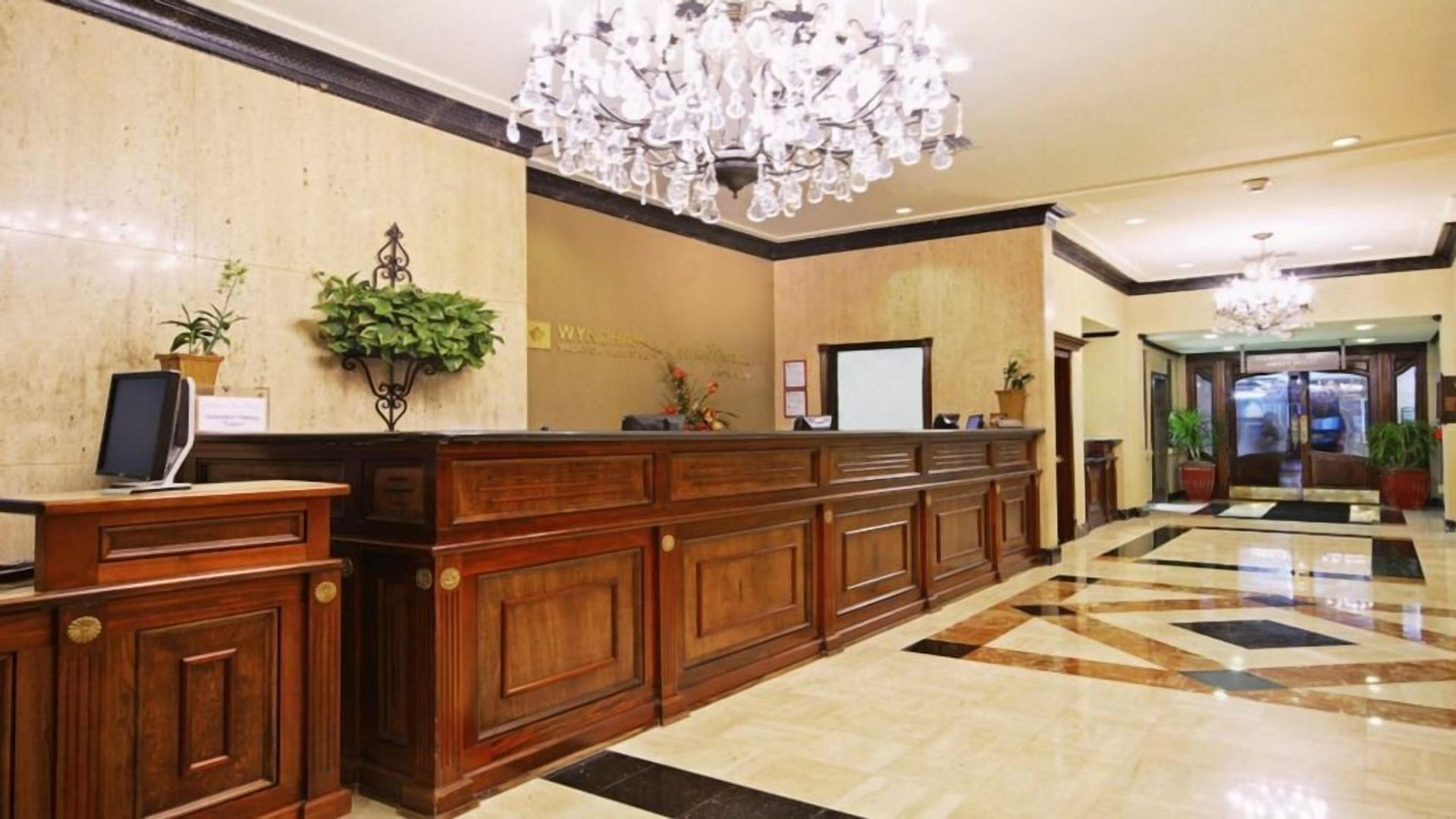 Club Wyndham Avenue Plaza 3*