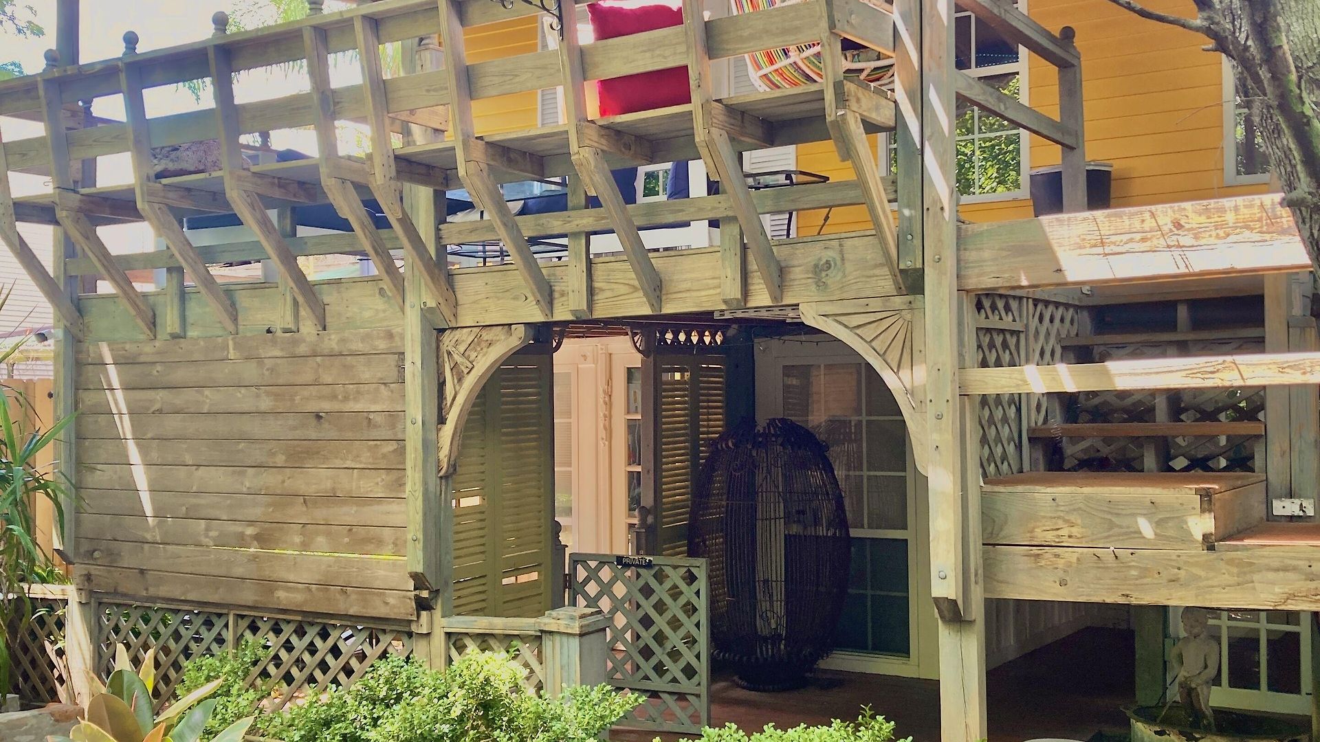 Madame Isabelle's House Hostel