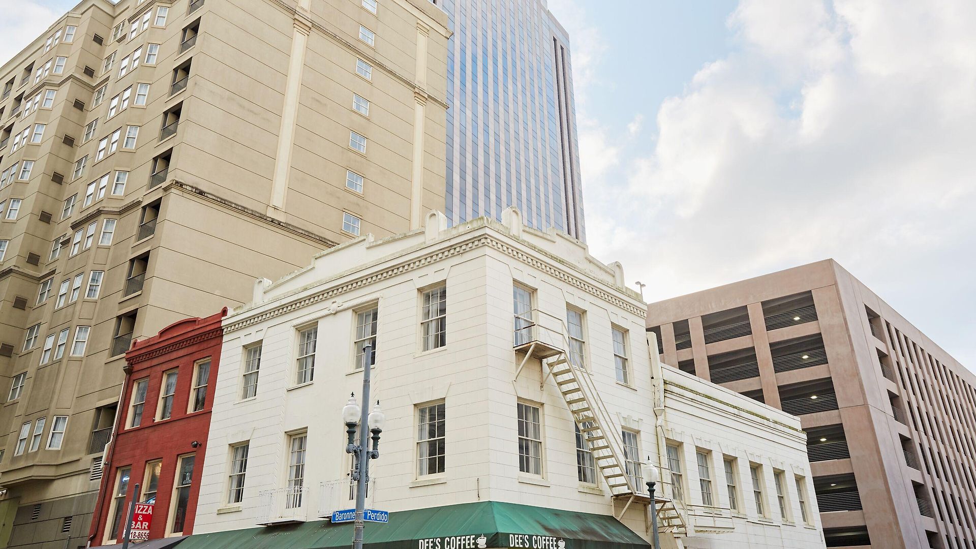 Sonder Baronne Manor New Orleans