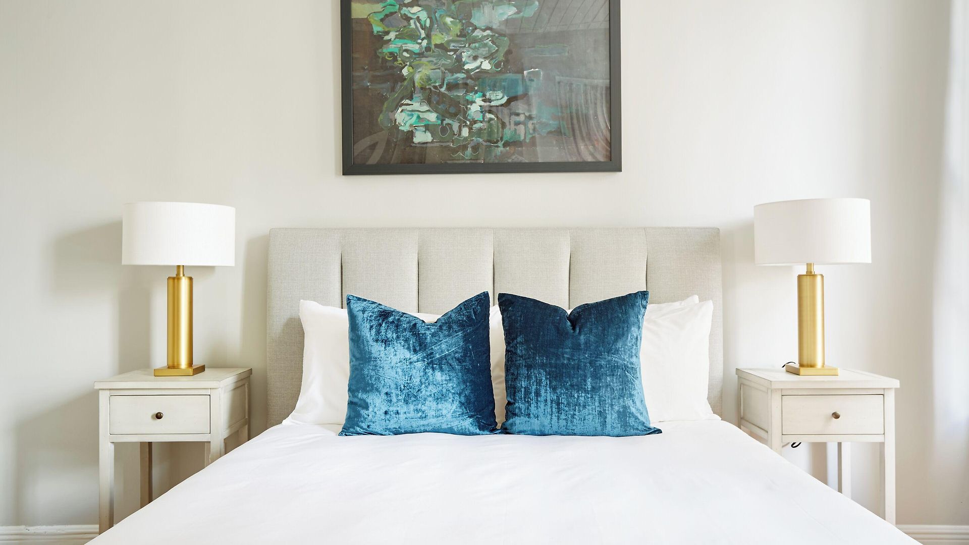 Sonder Baronne Manor Aparthotel