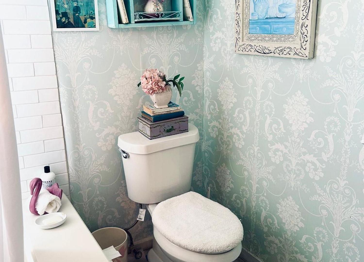 4br 3 Ba Huge, Balcony, Cemetery, Streetcar Sleeps 8! *